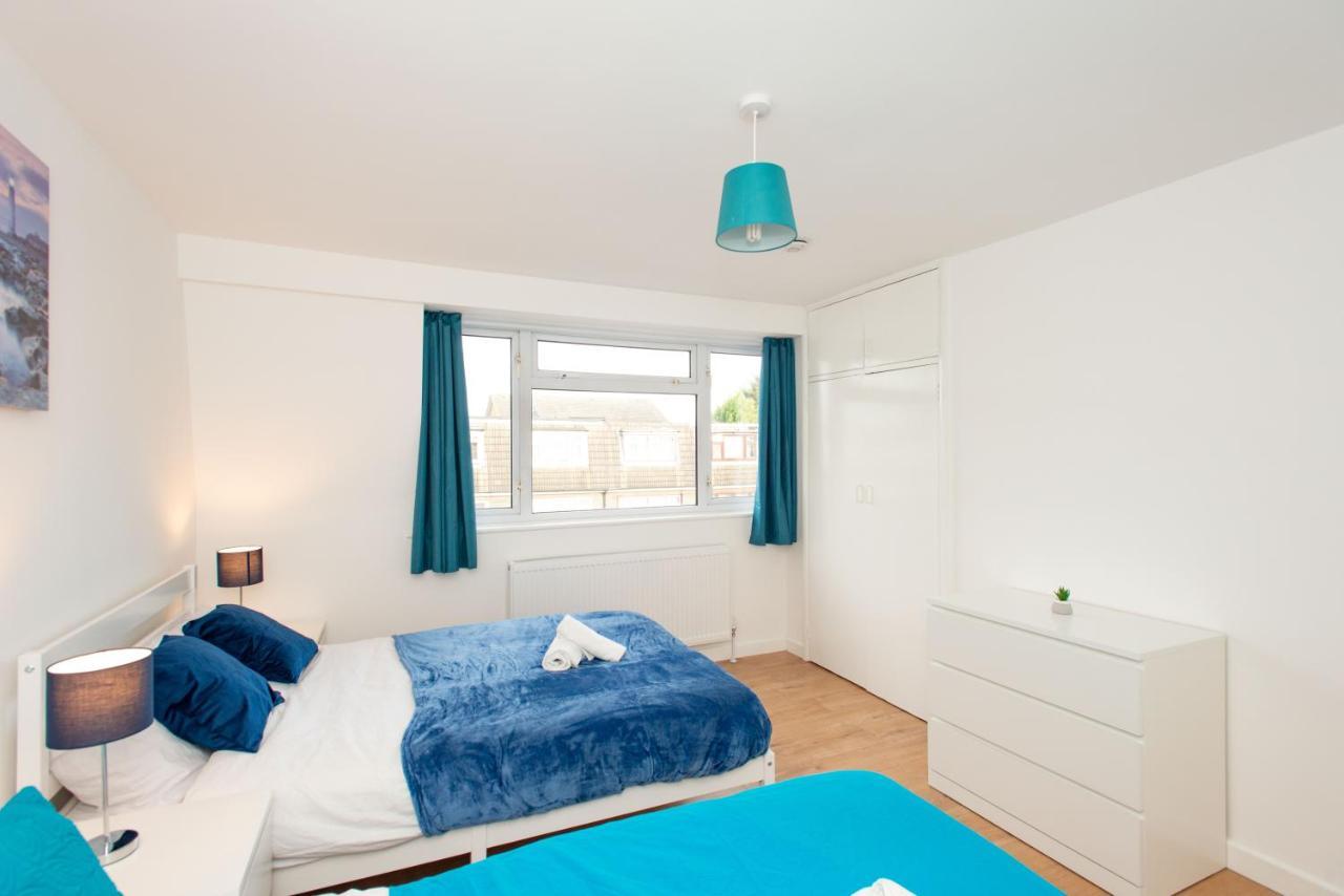 Stunning Four Bedroom House Close To Excel, O2 & Central London With Free Parking Экстерьер фото