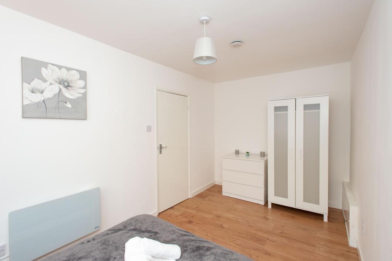 Stunning Four Bedroom House Close To Excel, O2 & Central London With Free Parking Экстерьер фото