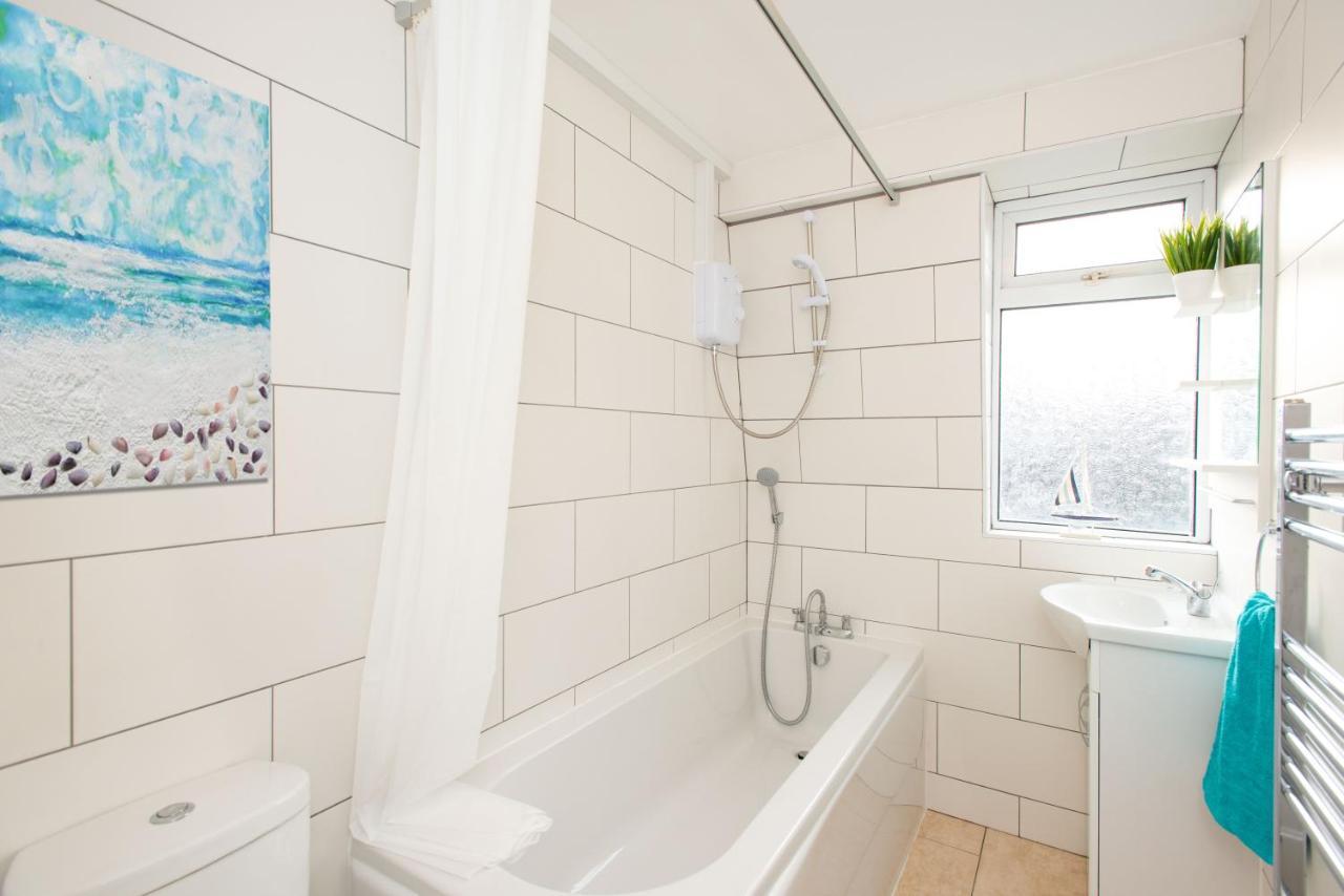 Stunning Four Bedroom House Close To Excel, O2 & Central London With Free Parking Экстерьер фото